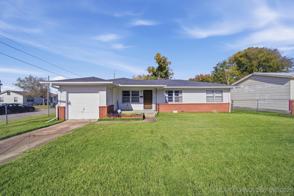 1607 A and M Dr, Okmulgee, OK 74447 - photo 1