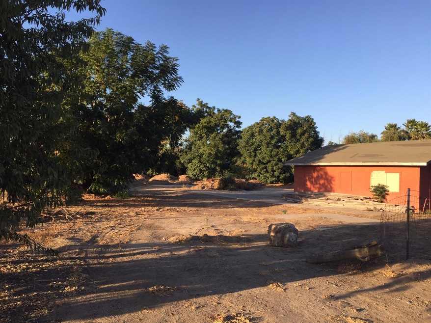 2424 W F St, Oakdale, CA 95361 - photo 1