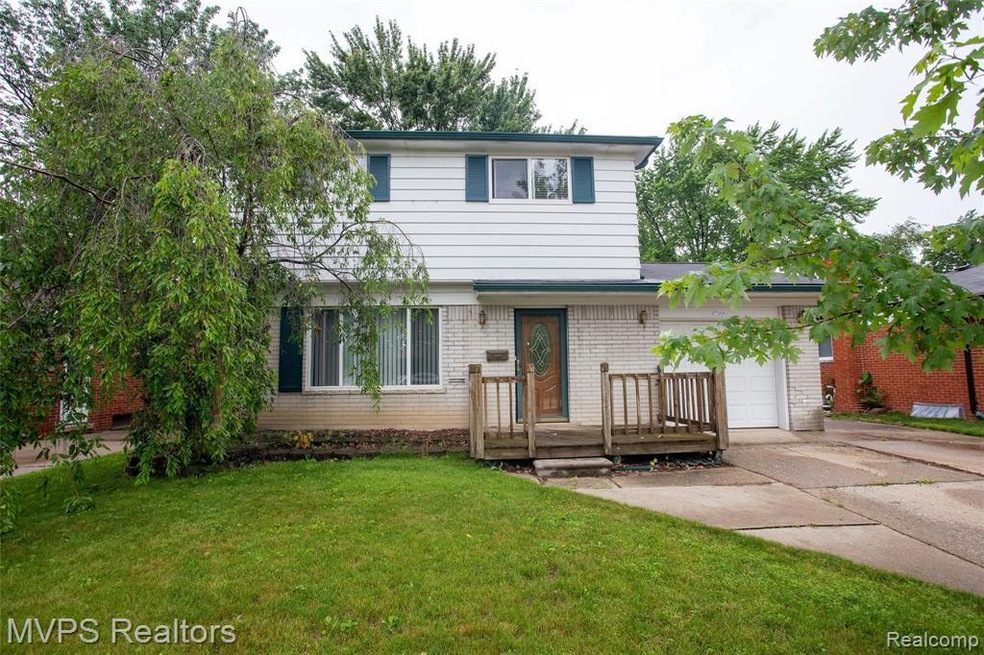 30553 Indigo St, Roseville, MI 48066 - photo 1