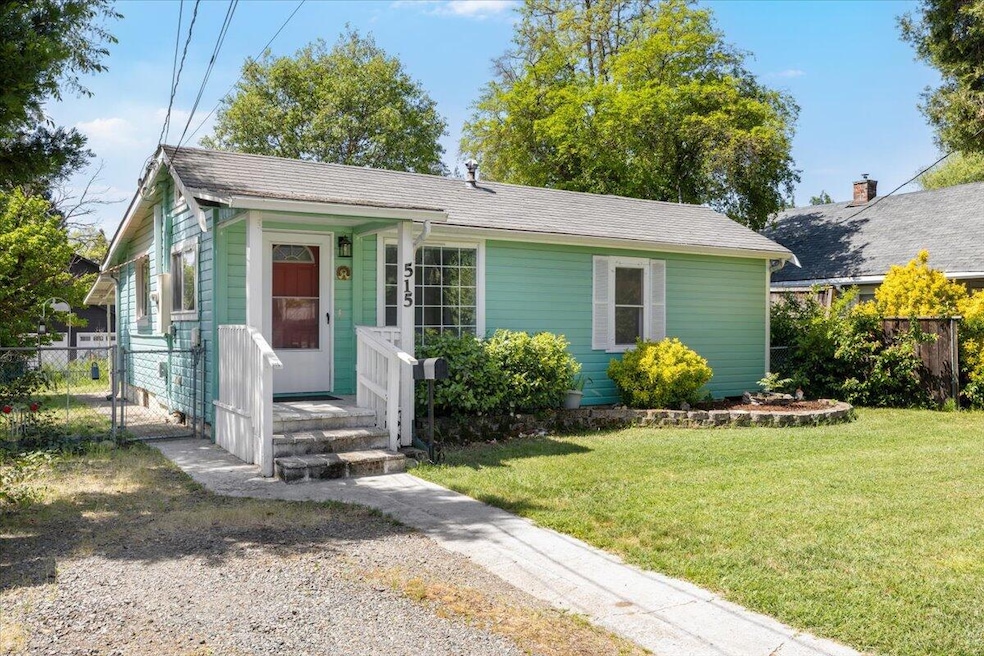 515 SE Riverside Ave, Grants Pass, OR 97526 - photo 1