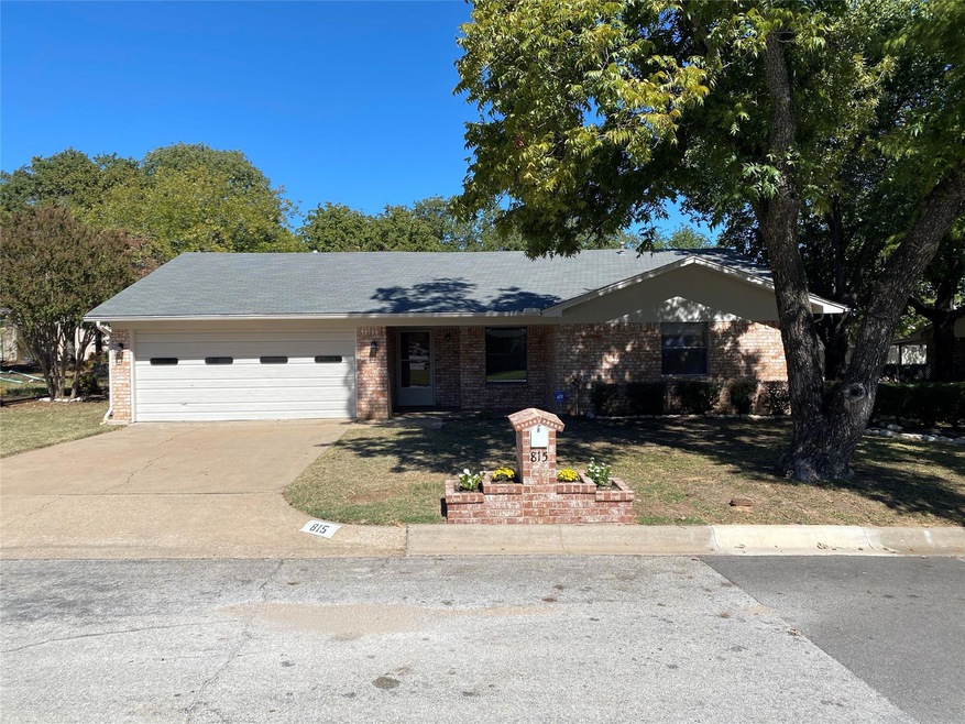 815 Hilltop Dr, Weatherford, TX 76086 - photo 1