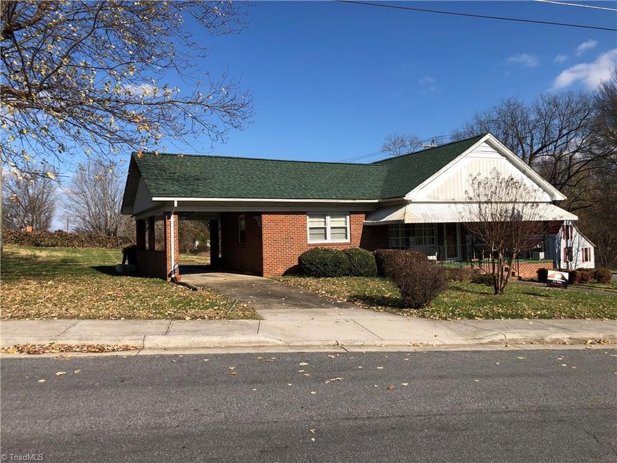 314 Holderby St, Reidsville, NC 27320 - photo 1