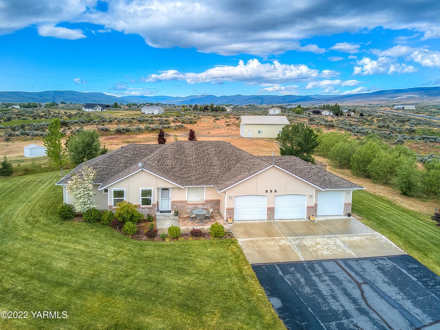 830 Songbird Way, Yakima WA 98908