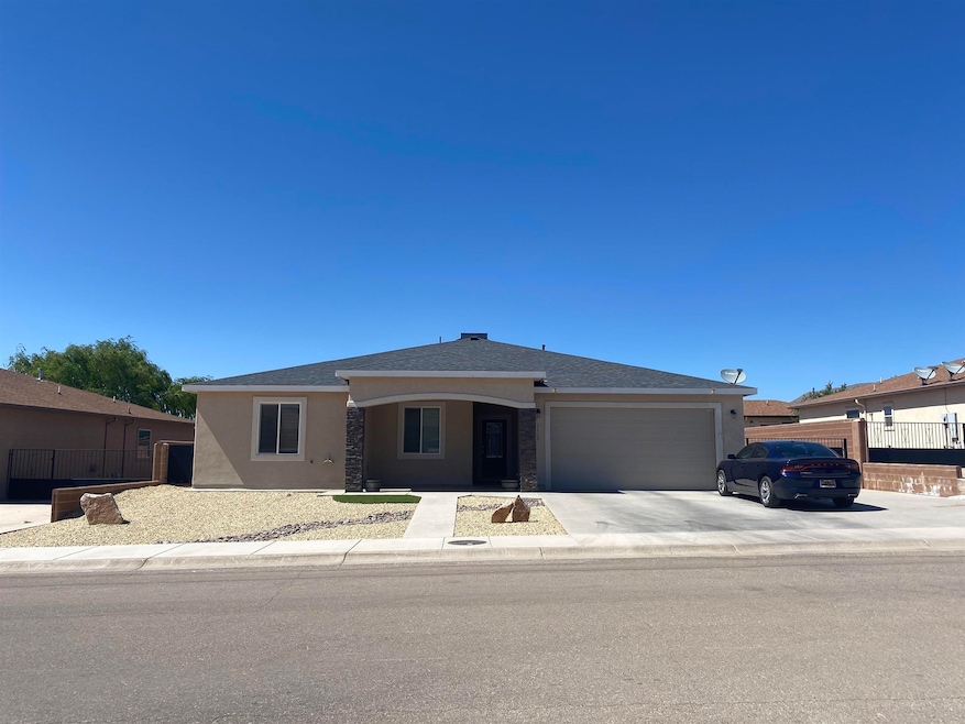 1115 La Bajada Dr, Alamogordo, NM 88310 - photo 1