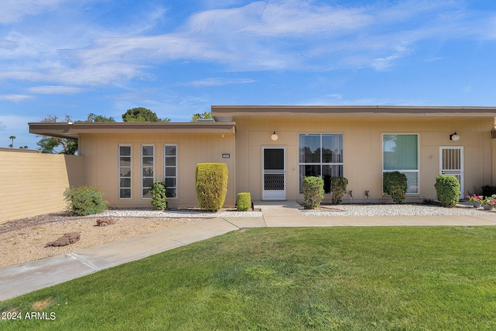 4-web-or-mls-13214-n-99th-dr