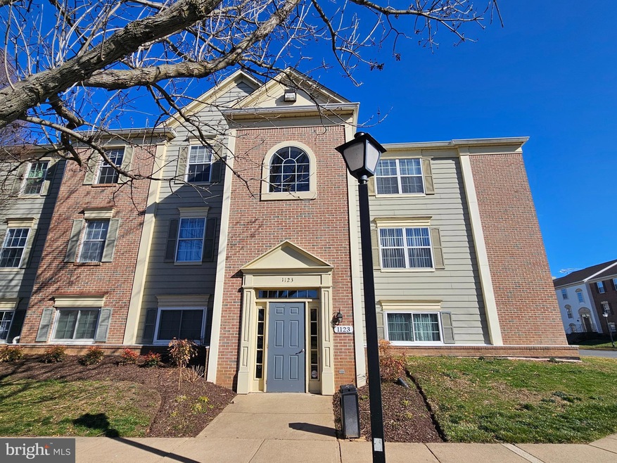 1123 Huntmaster Terrace NE unit 301, Leesburg, VA 20176 - photo 1