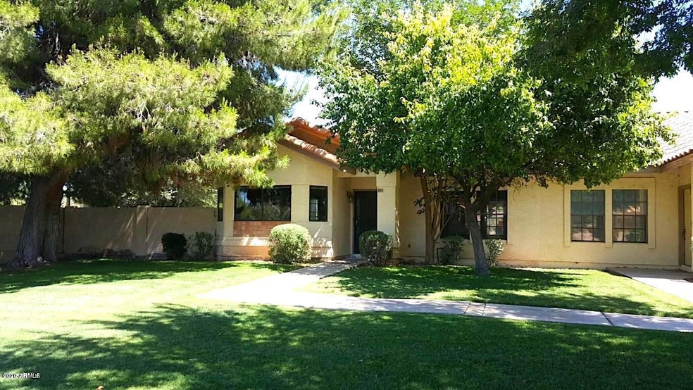 802 E Vaughn Ave, Gilbert, AZ 85234 - photo 1