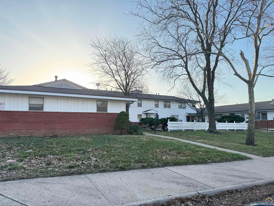 1170 SW Woodhull St, Topeka, KS 66604 - photo 1