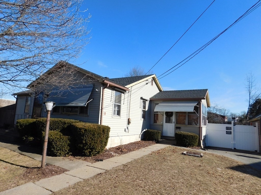 20 Worcester St, Ludlow, MA 01056 - photo 1