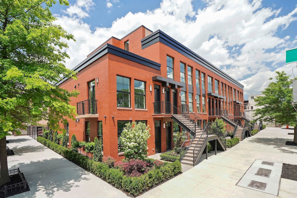 Sold $1,484,000 • Co-Listing Agent