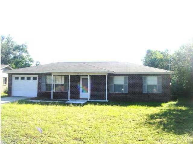 Adorable Brick home in Gulf Breeze. Very affordable!