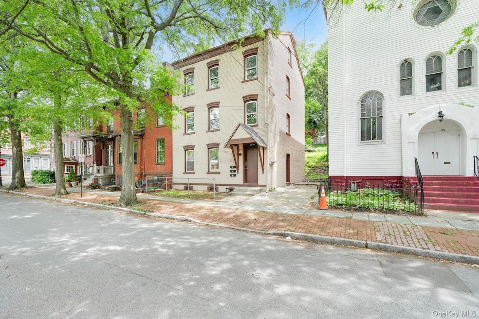 For Sale $595,000 • Co-Listing Agent