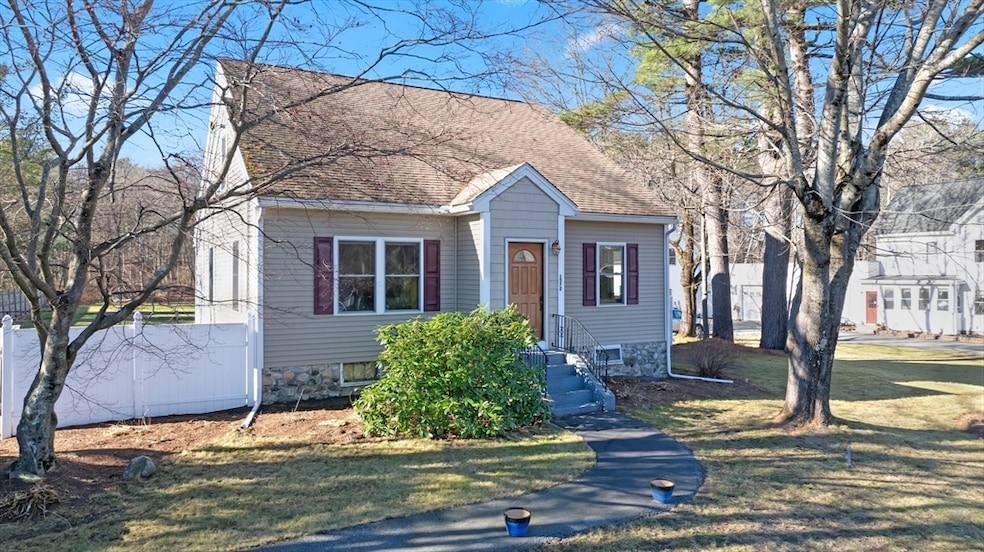 1572 Bridge St, Dracut, MA 01826 - photo 1