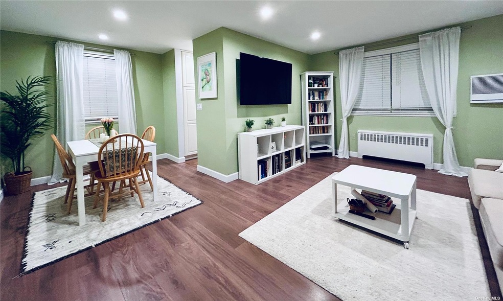 251-07 61st Ave unit 752, Little Neck, NY 11362 - photo 1