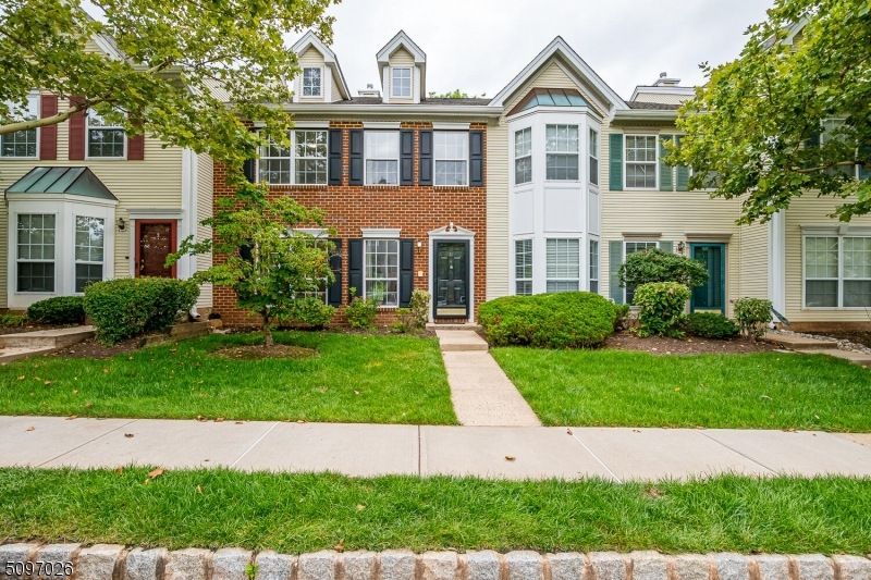 11 Hudson Ct, Franklin Park, NJ 08823 - photo 1