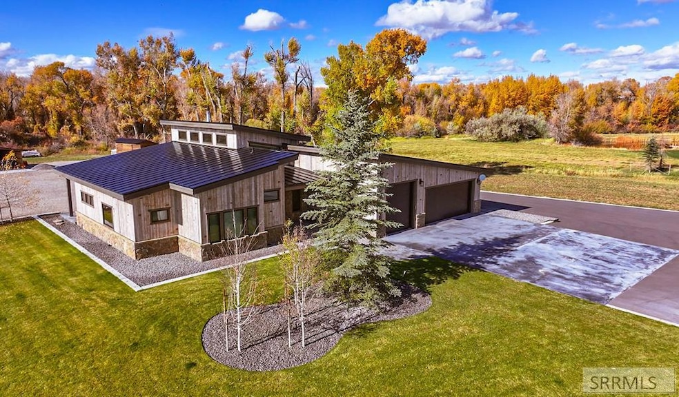 For Sale $985,000