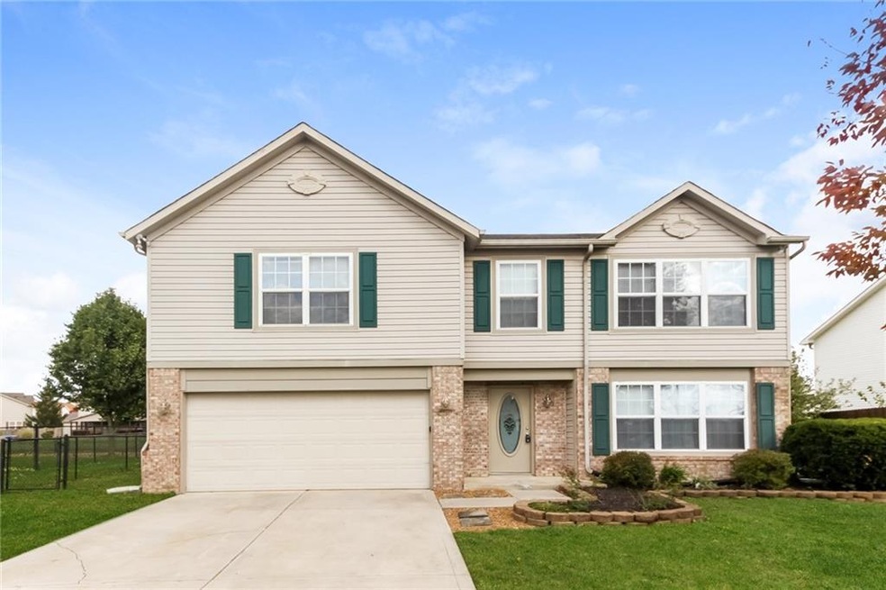 565 Hummingbird Ln, Whiteland, IN 46184 - photo 1