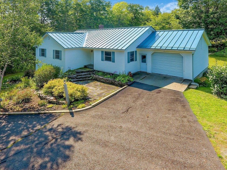 3 Bedroom on 19 acres