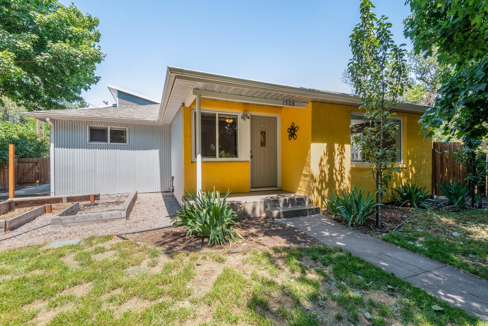 1508 Defoe St.