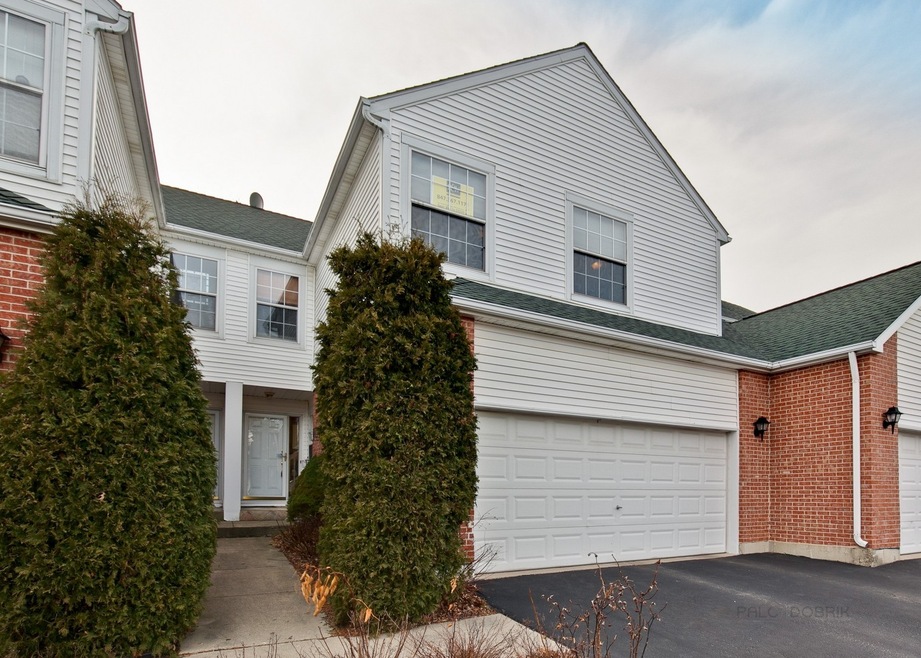 118 Pembroke Cir unit 46C2, Lake Bluff, IL 60044 - photo 1