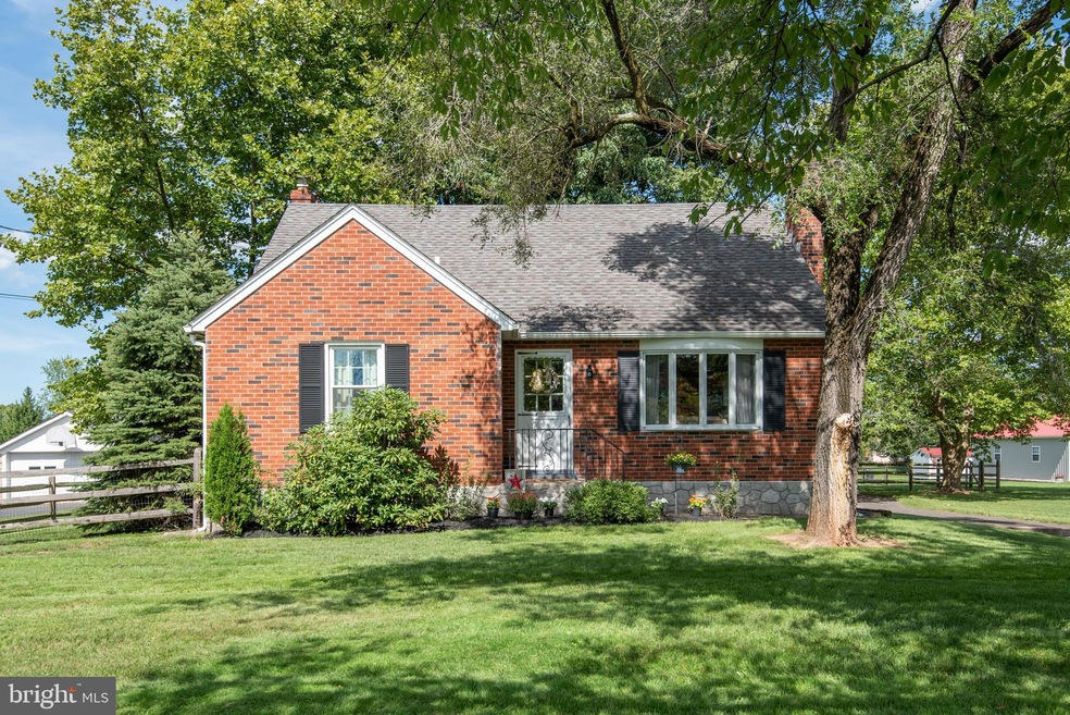 2837 Diamond St, Hatfield, PA 19440 - photo 1