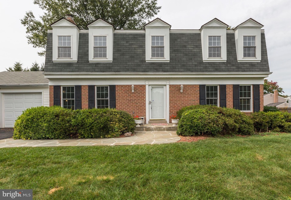 11233 Freas Dr, North Potomac, MD 20878 - photo 1