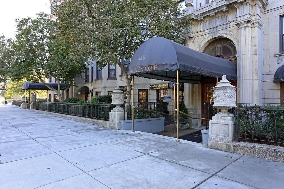 464-466 Commonwealth Ave unit 403, Boston, MA 02215 - photo 1