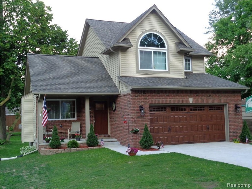 Lovely Colonial Built in 2017