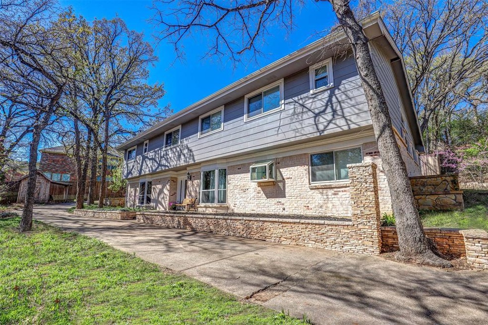 4005 Hollow Oak Dr, Euless, TX 76040 - photo 1