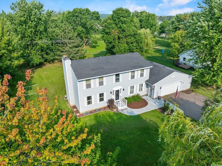 211 N 5th Ave, Abbotsford, WI 54405 - photo 1