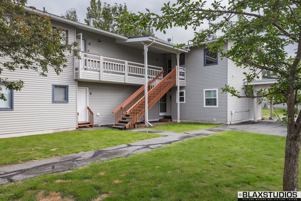 019-Exterior (2 of 7)
