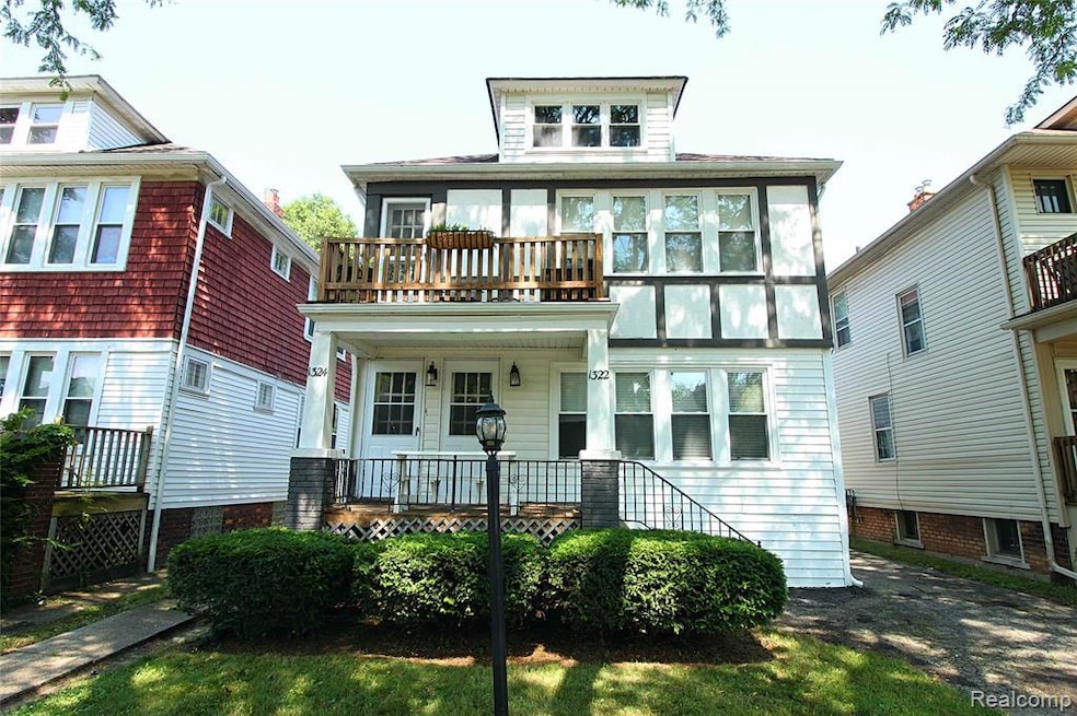 1324 Wayburn St, Grosse Pointe, MI 48230 - photo 1