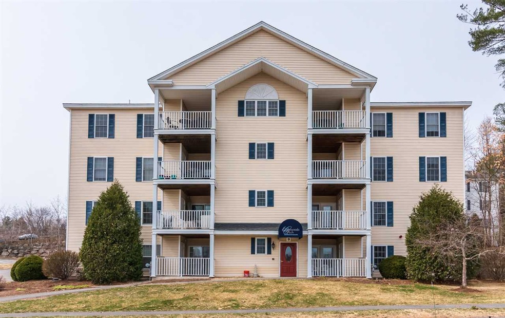 9 Crosswoods Path Blvd unit 33, MerriMacK, NH 03054 - photo 1