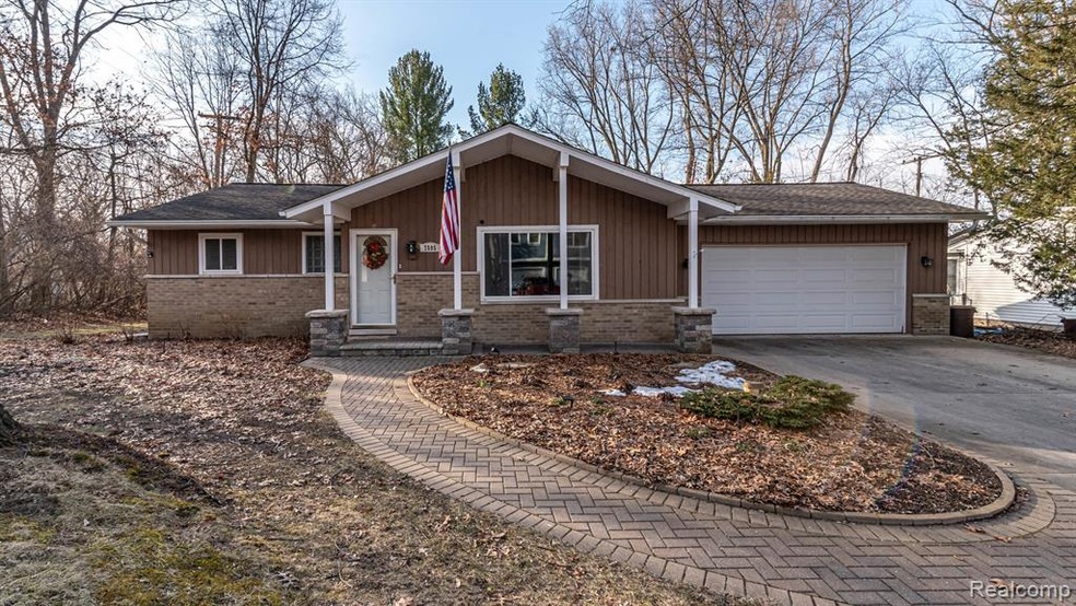 Welcome to 7595 Crestmore Street