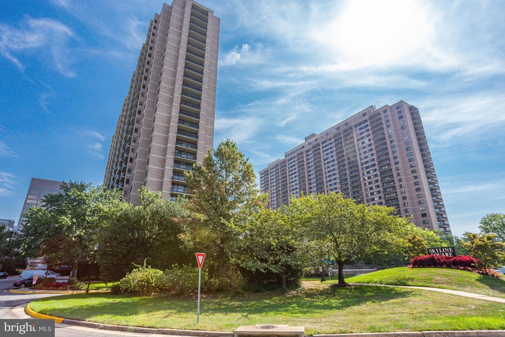 5501 Seminary Rd unit 1702S, Baileys Crossroads, VA 22041 - photo 1