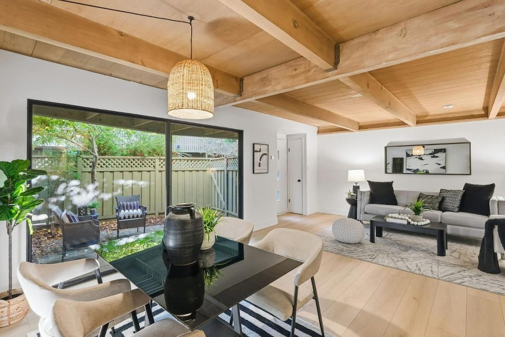 278 Monroe Dr unit 8, Mountain View, CA 94040 - photo 1