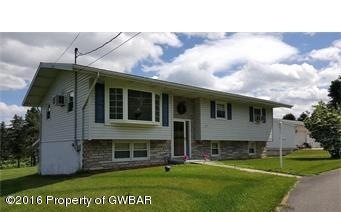 2271 Mahoning Dr E, Lehighton, PA 18235 - photo 1