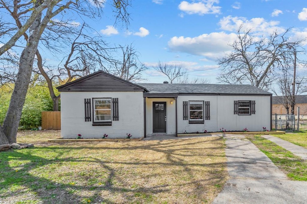 416 S Mcentire Ct, Fort Worth, TX 76108 - photo 1