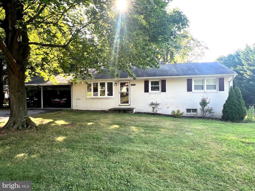 13971 Crest Ave, Waynesboro, PA 17268 - photo 1