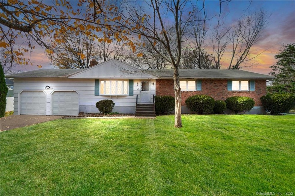 270 Flagler Ave, Stratford, CT 06614 - photo 1