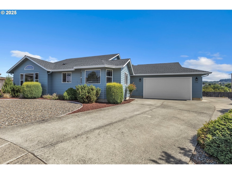 122 Lilly Ct, Sutherlin, OR 97479 - photo 1