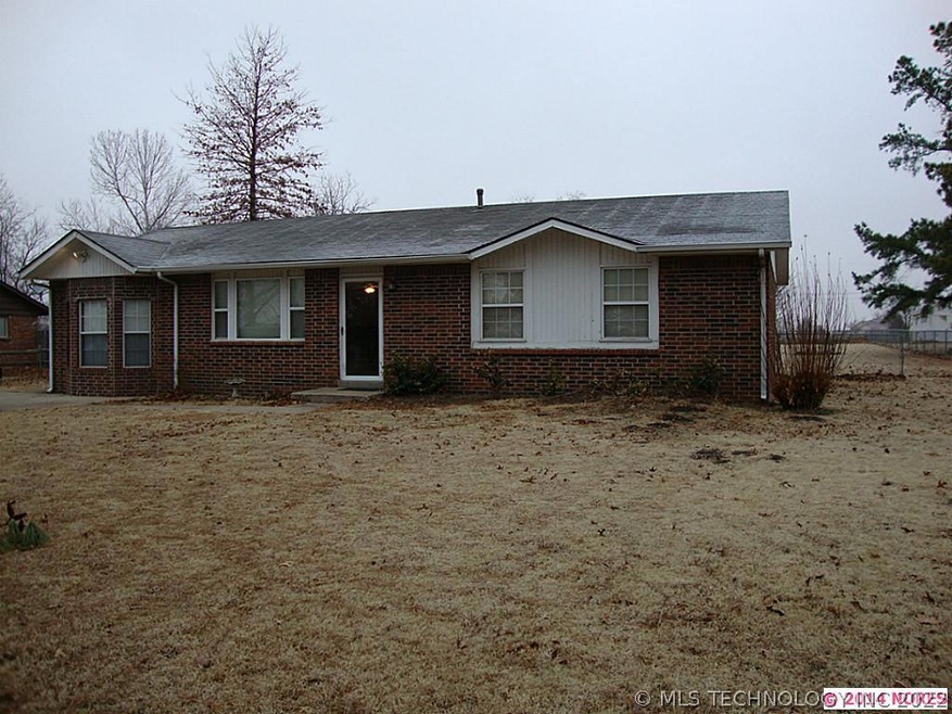 1005 W 5th St, Beggs, OK 74421 - photo 1