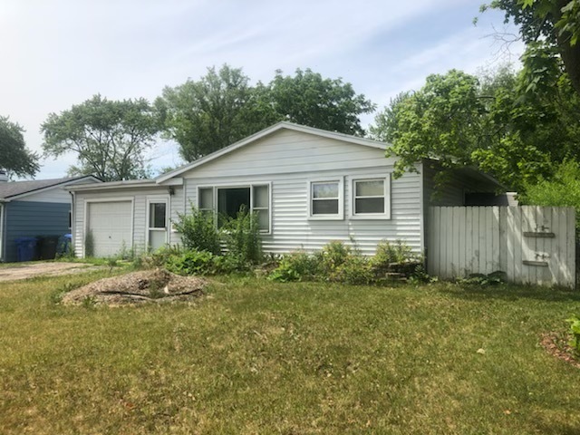 516 Waco Ln, Carpentersville, IL 60110 - photo 1