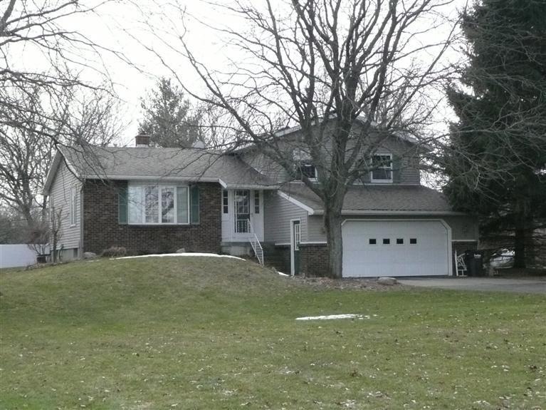 2104 Greenly St SW, Grandville, MI 49418 - photo 1