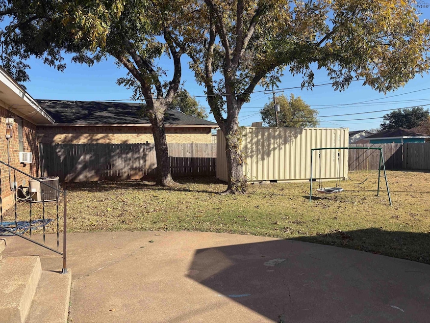 1607 Christine Rd, Wichita Falls, TX 76302 - photo 1