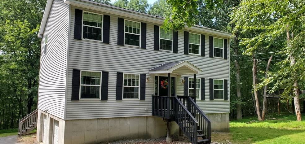 165 Arbutus Ln, Milford, PA 18337 - photo 1