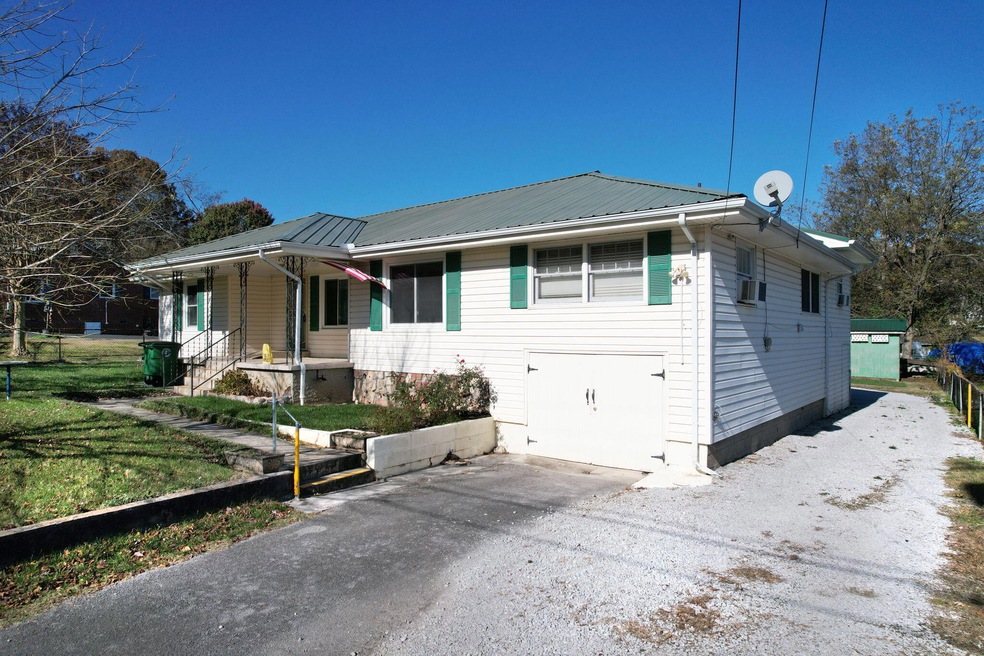 For Sale $309,900 • Co-Listing Agent