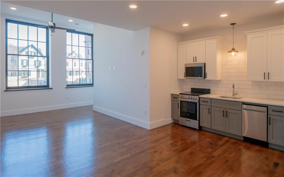 15 Cranston Ave unit 6, Newport, RI 02840 - photo 1