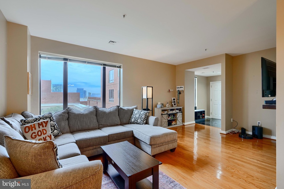 The Towers at Harbor Court unit 706, Baltimore, MD 21202 - photo 1