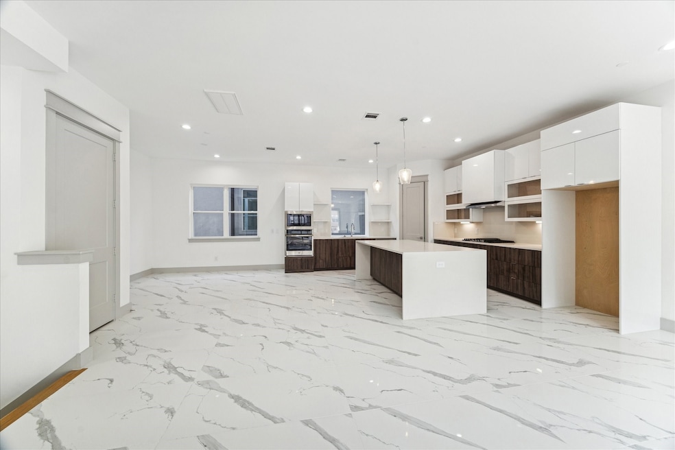 1605 Utah St, Houston, TX 77007 - photo 1